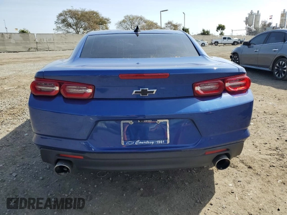 2021 Chevrolet Camaro 1LT z VIN 1G1FB1RX2M0142472, wystawiony jako Copart lot #45917275 z przebiegiem Nie podano mil oraz Szkoda całkowita • Salvage title. Historia ofert i sprzedaży dostępna na DreamBid. Obrazek 6.