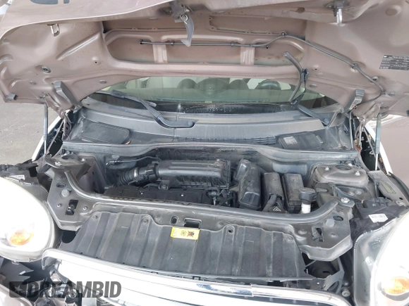 2012 MINI Countryman with VIN WMWZB3C51CWM04563, listed as a IAAI auction lot 42564564 with 95,760 mi miles and . Bid and sale history available at DreamBid. Image 10.