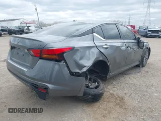 2023 Nissan Altima SV z VIN 1N4BL4DV7PN413629, wystawiony jako IAAI lot #42034442 z przebiegiem 15 421 mil mil oraz . Historia ofert i sprzedaży dostępna na DreamBid. Obrazek 4.