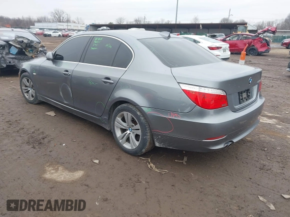 2009 BMW 5 Series 528i with VIN WBANU53549C121735, listed as a IAAI auction lot 41536727 with 157,813 mi miles and . Bid and sale history available at carsss.com. Image 3.
