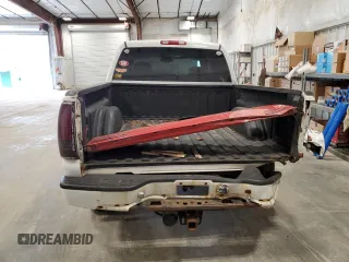 2005 GMC Sierra Denali z VIN 2GTEK63N851345265, wystawiony jako Copart lot #54933125 z przebiegiem 276 871 mil mil oraz Nie do naprawy. Historia ofert i sprzedaży dostępna na DreamBid. Obrazek 6.