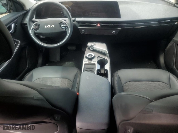 2022 Kia EV6 Light with VIN KNDC34LB9N5065576, listed as a Copart auction lot 70694694 with 18,546 mi miles and Non Repairable. Bid and sale history available at carsss.com. Image 8.