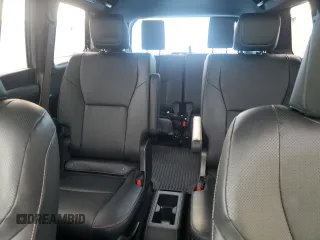 2024 Lexus GX 550 Premium z VIN JTJTBCDX4R5000418, wystawiony jako Copart lot #57461315 z przebiegiem 13 744 mil mil oraz Szkoda całkowita • Salvage title. Historia ofert i sprzedaży dostępna na DreamBid. Obrazek 10.