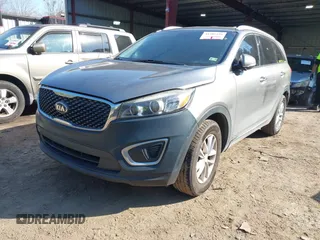 2018 Kia Sorento LX with VIN 5XYPGDA33JG424570, listed as a IAAI auction lot 41485156 with 110,893 mi miles. Bid and sale history available at carsss.com. Image 17.