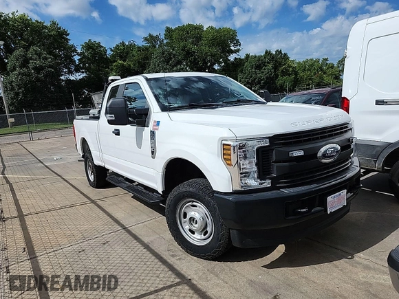 2019 Ford F-250 XL with VIN 1FT7X2B62KEE27421, listed as a IAAI auction lot 42875164 with 143,483 mi miles and . Bid and sale history available at DreamBid. Image 7.