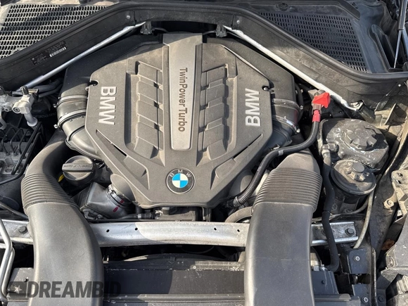 2013 BMW X6 xDrive50i z VIN 5UXFG8C54DL591836, wystawiony jako Copart lot #55171145 z przebiegiem 67 178 mil mil oraz Czysty tytuł • Clean title. Historia ofert i sprzedaży dostępna na DreamBid. Obrazek 7.
