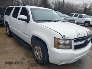 2007 Chevrolet Suburban LT with VIN 3GNFC16007G185565, listed as a IAAI auction lot 41555894 with 1 mi miles. Bid and sale history available at carsss.com. Image 1.