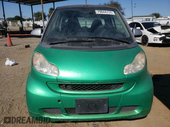 2008 Smart fortwo Pure z VIN WMEEJ31X18K113151, wystawiony jako Copart lot #79044774 z przebiegiem 56 530 mil mil oraz Czysty tytuł • Clean title. Historia ofert i sprzedaży dostępna na DreamBid. Obrazek 5.