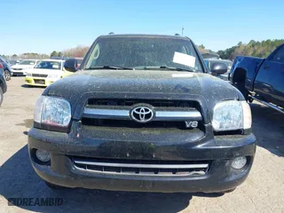 2006 Toyota Sequoia Limited with VIN 5TDBT48AX6S268046, listed as a IAAI auction lot 41880111 with 312,707 mi miles. Bid and sale history available at carsss.com. Image 12.