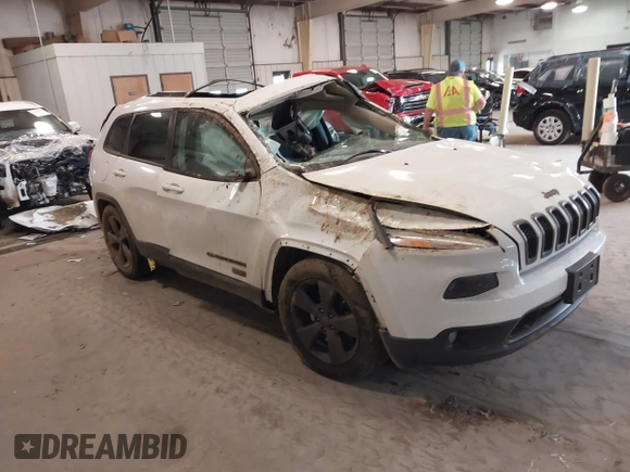 2016 Jeep Cherokee Latitude with VIN 1C4PJMCS1GW314036, listed as a IAAI auction lot 41303805 with 121,551 mi miles. Bid and sale history available at carsss.com. Image 1.