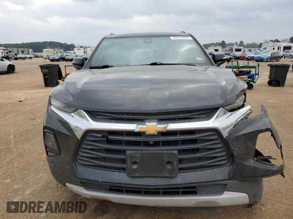 2019 Chevrolet Blazer z VIN 3GNKBDRS9KS591771, wystawiony jako Copart lot #49170475 z przebiegiem 118 000 mil mil oraz Szkoda całkowita • Salvage title. Historia ofert i sprzedaży dostępna na DreamBid. Obrazek 5.