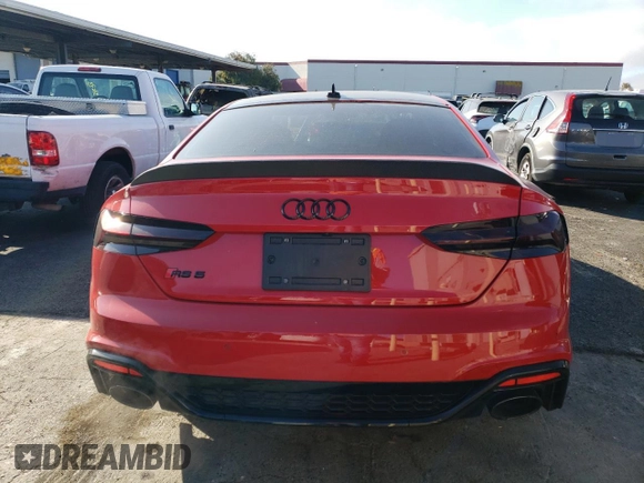 2021 Audi RS 5 z VIN WUANWAF5XMA901862, wystawiony jako Copart lot #64143363 z przebiegiem 19 022 mil mil oraz . Historia ofert i sprzedaży dostępna na DreamBid. Obrazek 6.