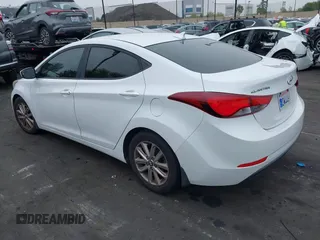 2015 Hyundai Elantra SE z VIN 5NPDH4AE1FH584383, wystawiony jako IAAI lot #42139657 z przebiegiem 141 309 mil mil oraz . Historia ofert i sprzedaży dostępna na DreamBid. Obrazek 3.