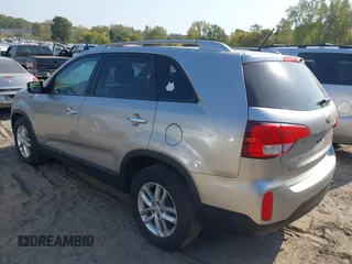 2014 Kia Sorento LX with VIN 5XYKTDA7XEG469374, listed as a IAAI auction lot 40531864 with 108,651 mi miles. Bid and sale history available at carsss.com. Image 3.