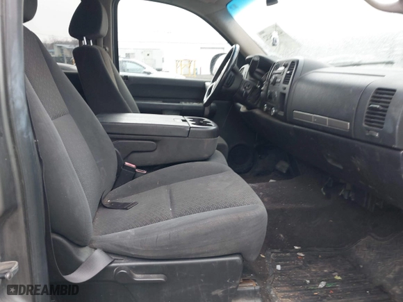2007 Chevrolet Silverado 1500 LTZ with VIN 2GCEK13M571581790, listed as a IAAI auction lot 41663432 with 184,977 mi miles. Bid and sale history available at carsss.com. Image 5.