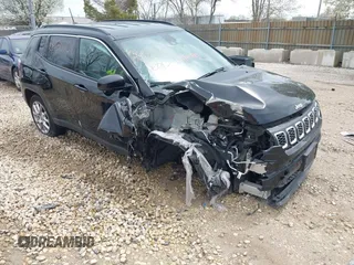 2024 Jeep Compass Latitude Lux with VIN 3C4NJDFN9RT143218, listed as a IAAI auction lot 42109742 with 25,919 mi miles and . Bid and sale history available at DreamBid. Image 1.
