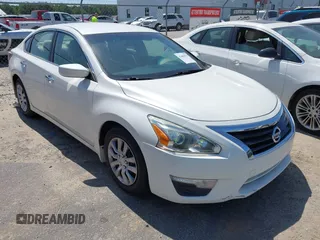 2015 Nissan Altima S z VIN 1N4AL3AP9FC201952, wystawiony jako IAAI lot #42463931 z przebiegiem 207 995 mil mil oraz . Historia ofert i sprzedaży dostępna na DreamBid. Obrazek 1.