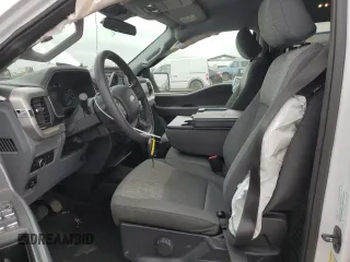 2021 Ford F-150 XL z VIN 1FTEW1CP5MKD10061, wystawiony jako Copart lot #50598155 z przebiegiem 70 055 mil mil oraz Szkoda całkowita • Salvage title. Historia ofert i sprzedaży dostępna na DreamBid. Obrazek 7.