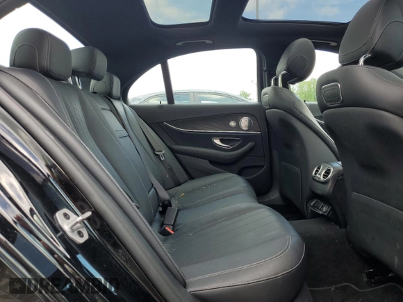 2019 Mercedes-Benz E 300 с VIN WDDZF4KB1KA639339, выставлен на аукционе Copart как лот 56724695 с пробегом 27 003 миль миль и Списание • Salvage title. История ставок и продаж доступна на DreamBid. Изображение 10.
