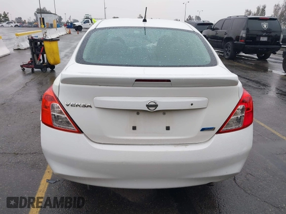 2014 Nissan Versa SV with VIN 3N1CN7AP4EL850102, listed as a IAAI auction lot 41729642 with 181,514 mi miles. Bid and sale history available at carsss.com. Image 16.