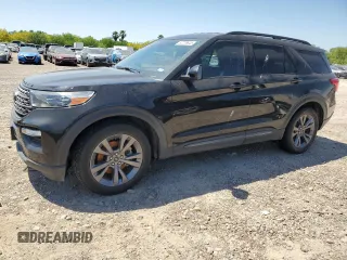 2022 Ford Explorer XLT z VIN 1FMSK7DH2NGC41211, wystawiony jako Copart lot #52229645 z przebiegiem 63 273 mil mil oraz Szkoda całkowita • Salvage title. Historia ofert i sprzedaży dostępna na DreamBid. Obrazek 1.