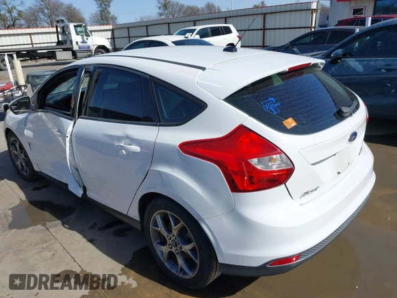 2013 Ford Focus SE with VIN 1FADP3K29DL157601, listed as a IAAI auction lot 41710924 with 177,729 mi miles. Bid and sale history available at carsss.com. Image 3.