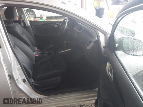 2017 Nissan Sentra SR z VIN 3N1AB7AP6HY377505, wystawiony jako IAAI lot #42164151 z przebiegiem 48 053 mil mil oraz . Historia ofert i sprzedaży dostępna na DreamBid. Obrazek 5.