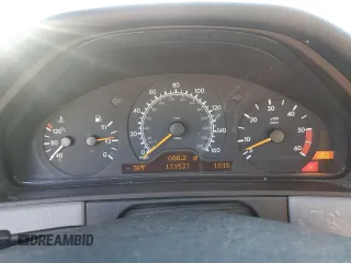 1998 Mercedes-Benz E 320 with VIN WDBJF25F7WA598665, listed as a Copart auction lot 83581624 with 131,537 mi miles and Clean Title. Bid and sale history available at DreamBid. Image 9.