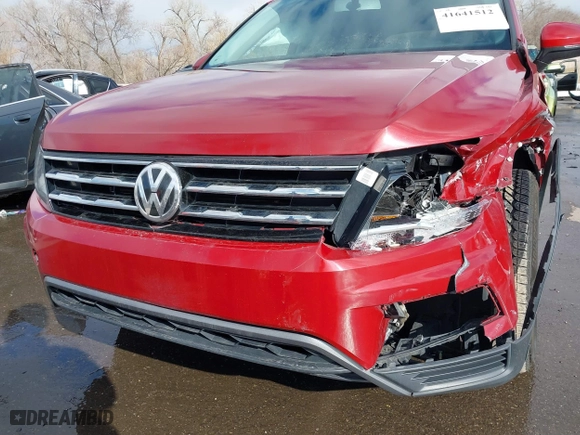 2018 Volkswagen Tiguan S with VIN 3VV1B7AX0JM043255, listed as a IAAI auction lot 41641512 with 79,069 mi miles. Bid and sale history available at carsss.com. Image 6.