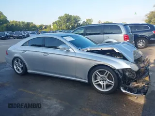 2006 Mercedes-Benz CLS-Class with VIN WDDDJ75X76A062548, listed as a IAAI auction lot 40212012 with 117,233 mi miles. Bid and sale history available at carsss.com. Image 13.