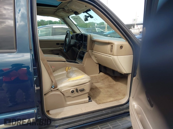 2005 Chevrolet Tahoe LT with VIN 1GNEK13T65J245762, listed as a IAAI auction lot 42796550 with 258,285 mi miles and . Bid and sale history available at DreamBid. Image 5.