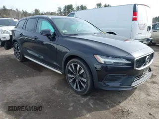 2020 Volvo V60 z VIN YV4102WK6L1032133, wystawiony jako IAAI lot #41773077 z przebiegiem 88 351 mil mil oraz . Historia ofert i sprzedaży dostępna na DreamBid. Obrazek 1.