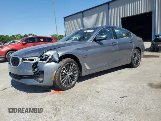 2022 BMW 5 Series 530e с VIN WBA13AG09NCH72025, выставлен на аукционе Copart как лот 50681175 с пробегом Не указан миль и Списание • Salvage title. История ставок и продаж доступна на DreamBid. Изображение 1.