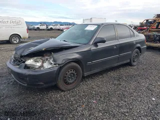 1997 Honda Civic LX with VIN 2HGEJ6677VH532411, listed as a IAAI auction lot 41181387 with 236559 miles. Bid and sale history available at carsss.com. Image 2.