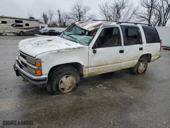 1998 Chevrolet Tahoe with VIN 1GNEK13R4WJ346191, listed as a Copart auction lot 86583514 with 2,650,816 mi miles and Salvage Title. Bid and sale history available at carsss.com. Image 1.