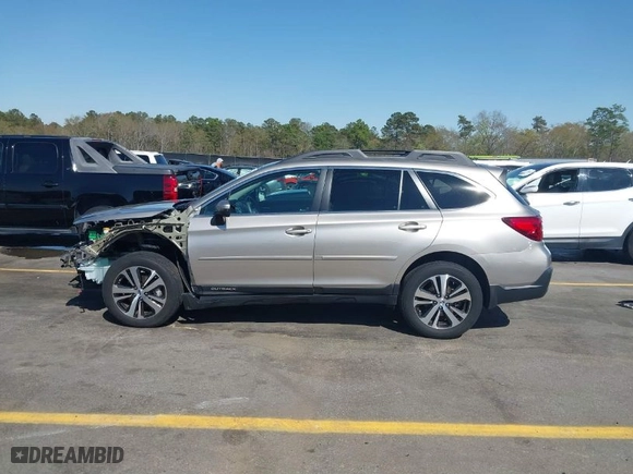 2018 Subaru Outback Limited with VIN 4S4BSANC1J3214289, listed as a IAAI auction lot 41863658 with 32,483 mi miles. Bid and sale history available at carsss.com. Image 15.