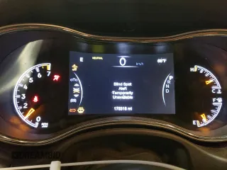 2017 Jeep Grand Cherokee Overland z VIN 1C4RJFCG3HC638205, wystawiony jako Copart lot #53424655 z przebiegiem 175 318 mil mil oraz Czysty tytuł • Clean title. Historia ofert i sprzedaży dostępna na DreamBid. Obrazek 9.