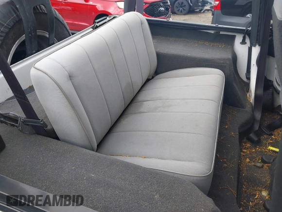 1995 Jeep Wrangler z VIN 1J4FY29S1SP206760, wystawiony jako IAAI lot #42326399 z przebiegiem 55 278 mil mil oraz . Historia ofert i sprzedaży dostępna na DreamBid. Obrazek 8.