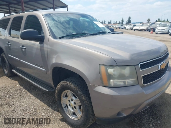 2007 Chevrolet Suburban LT z VIN 1GNFK163X7J289542, wystawiony jako IAAI lot #42054920 z przebiegiem 146 702 mil mil oraz . Historia ofert i sprzedaży dostępna na DreamBid. Obrazek 1.