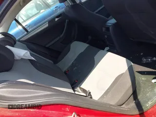 2017 Volkswagen Jetta S z VIN 3VW2B7AJ6HM232479, wystawiony jako IAAI lot #42579313 z przebiegiem 100 582 mil mil oraz . Historia ofert i sprzedaży dostępna na DreamBid. Obrazek 8.