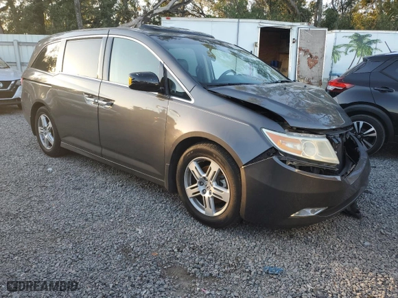 2013 Honda Odyssey Touring with VIN 5FNRL5H99DB046576, listed as a Copart auction lot 84438654 with 0 mi miles and Salvage Title. Bid and sale history available at carsss.com. Image 4.
