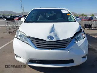 2012 Toyota Sienna XLE AAS z VIN 5TDYK3DC5CS218522, wystawiony jako IAAI lot #42605170 z przebiegiem 236 508 mil mil oraz . Historia ofert i sprzedaży dostępna na DreamBid. Obrazek 12.