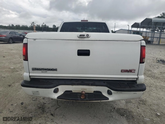 2001 GMC Sonoma SLS w/1SG Pkg with VIN 1GTCS19WX18124056, listed as a Copart auction lot 73120484 with 166,357 mi miles and Salvage Title. Bid and sale history available at carsss.com. Image 6.