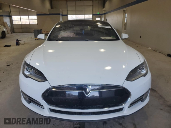 2015 Tesla Model S 85D with VIN 5YJSA1E4XFF110720, listed as a Copart auction lot 48694825 with Not Provided miles and Salvage Title. Bid and sale history available at carsss.com. Image 5.