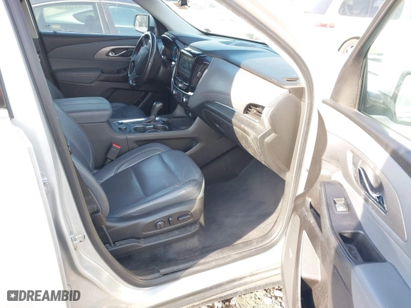 2019 Chevrolet Traverse LT Leather with VIN 1GNERHKW7KJ269791, listed as a IAAI auction lot 41599390 with 182,176 mi miles. Bid and sale history available at carsss.com. Image 5.