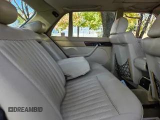1988 Mercedes-Benz 560 with VIN WDBCA39D0JA410101, listed as a Copart auction lot 78961194 with 247,459 mi miles and Clean Title. Bid and sale history available at DreamBid. Image 6.