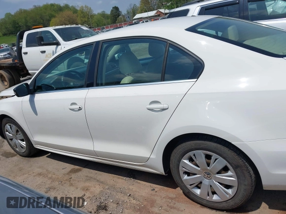 2013 Volkswagen Jetta SE with VIN 3VWDP7AJ2DM368385, listed as a IAAI auction lot 42144936 with 105,621 mi miles and . Bid and sale history available at DreamBid. Image 14.