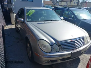 2005 Mercedes-Benz E-Class 3.2L CDI with VIN WDBUF26J05A816752, listed as a IAAI auction lot 41913774 with 153,120 mi miles. Bid and sale history available at carsss.com. Image 1.
