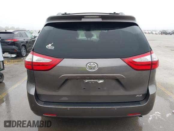 2017 Toyota Sienna XLE Auto Access Seat with VIN 5TDYZ3DC8HS776058, listed as a IAAI auction lot 41945909 with 138,899 mi miles. Bid and sale history available at carsss.com. Image 17.