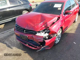 2017 Volkswagen Jetta SEL z VIN 3VWL17AJ5HM245831, wystawiony jako IAAI lot #41128163 z przebiegiem 149 248 mil mil oraz . Historia ofert i sprzedaży dostępna na DreamBid. Obrazek 6.